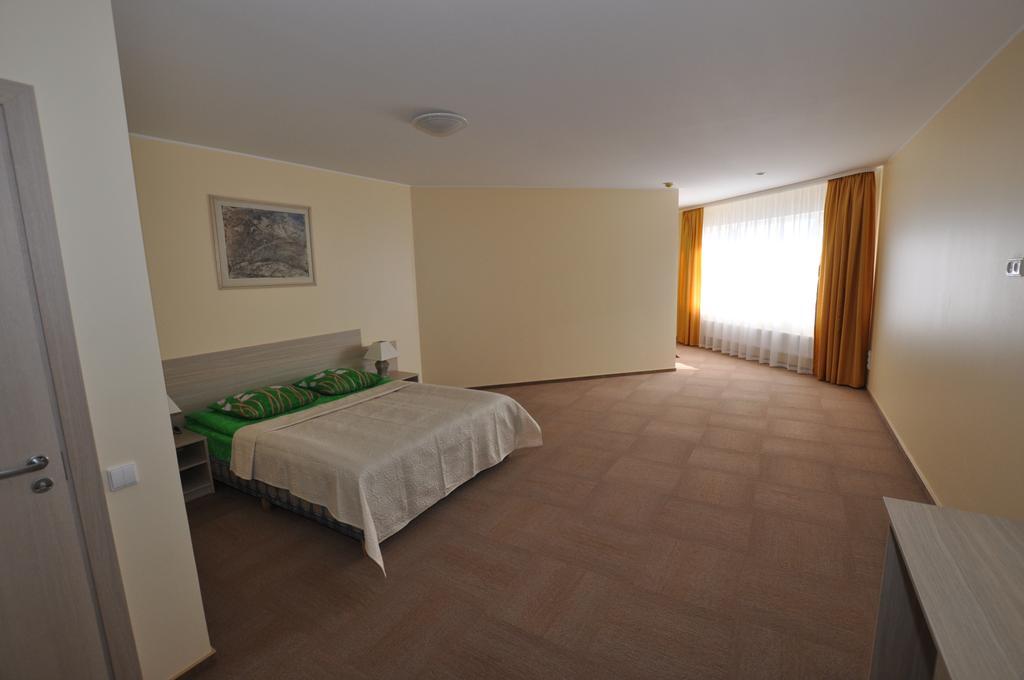 Motel Paradise Vilnius Bagian luar foto