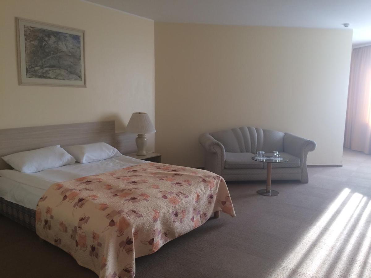 Motel Paradise Vilnius Bagian luar foto
